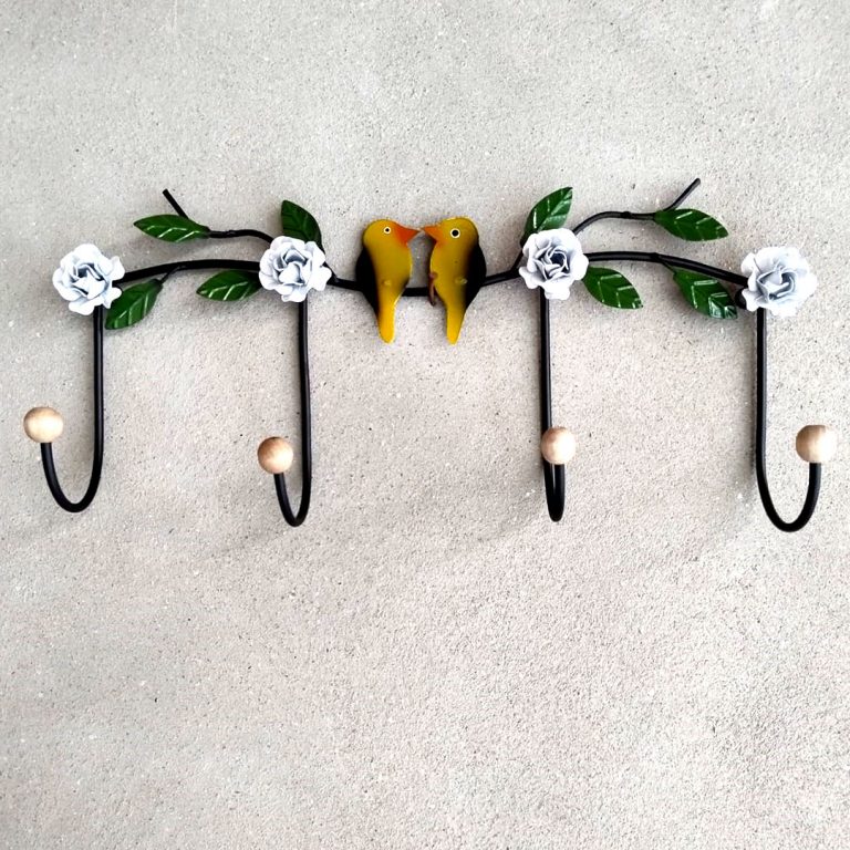 cabideiro com passaros 768x768