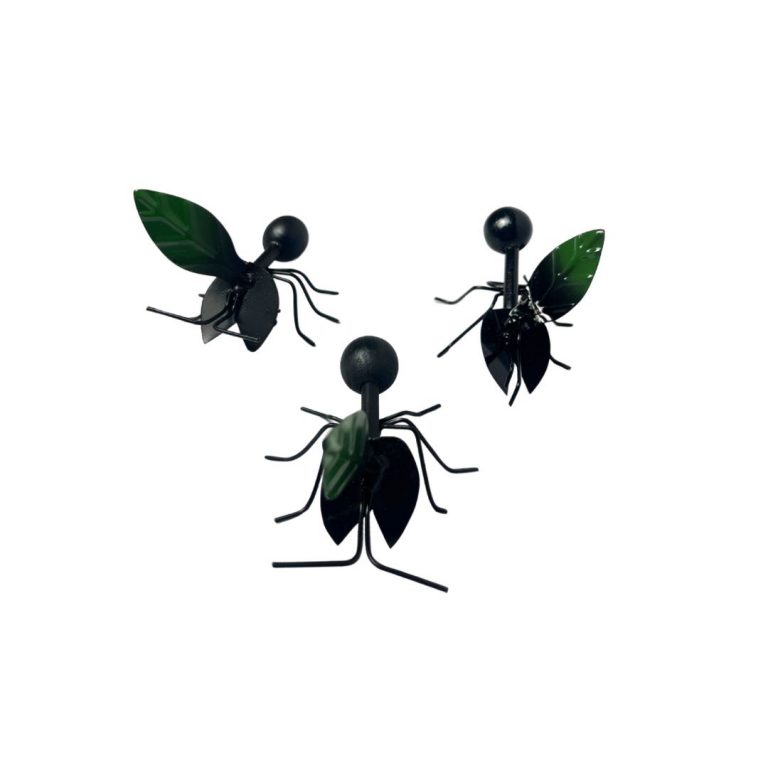 trio de formigas 768x768